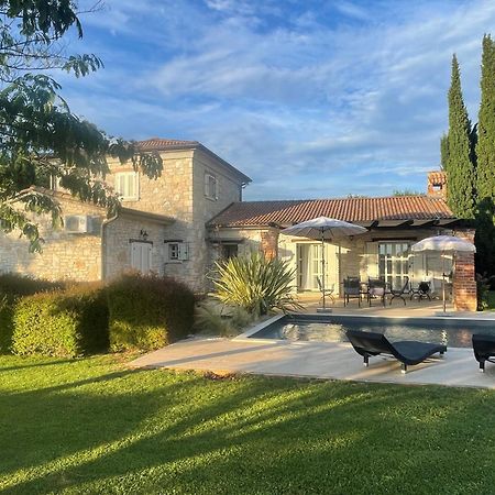 Villa Melissa - Istrisches Steinhaus Mit Pool In Guter Lage Sveti Lovreč Pazenatički Exterior foto